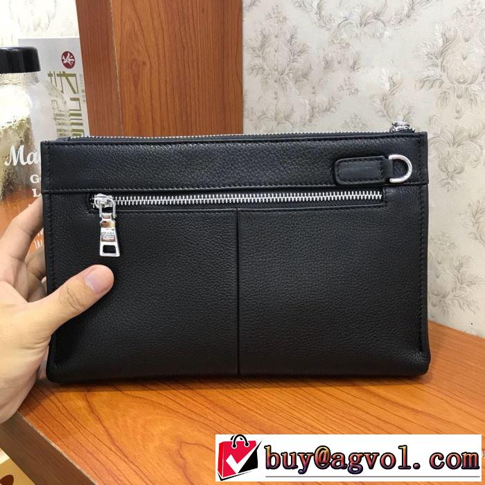 ポーチ  お洒落で秋冬注目トレンド プラダ 更にトレンドが急上昇中 PRADA  【2019秋冬】の注目トレンド