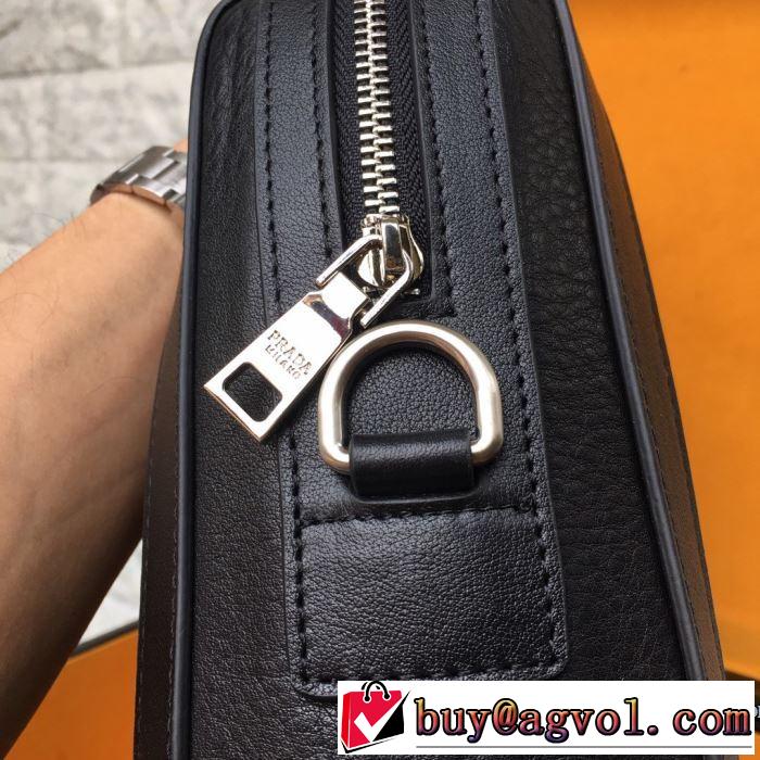秋冬に大注目のカラー プラダ カジュアルコーデオシャレ PRADA ハンドバッグ  速報！2019年秋ファッショントレンド