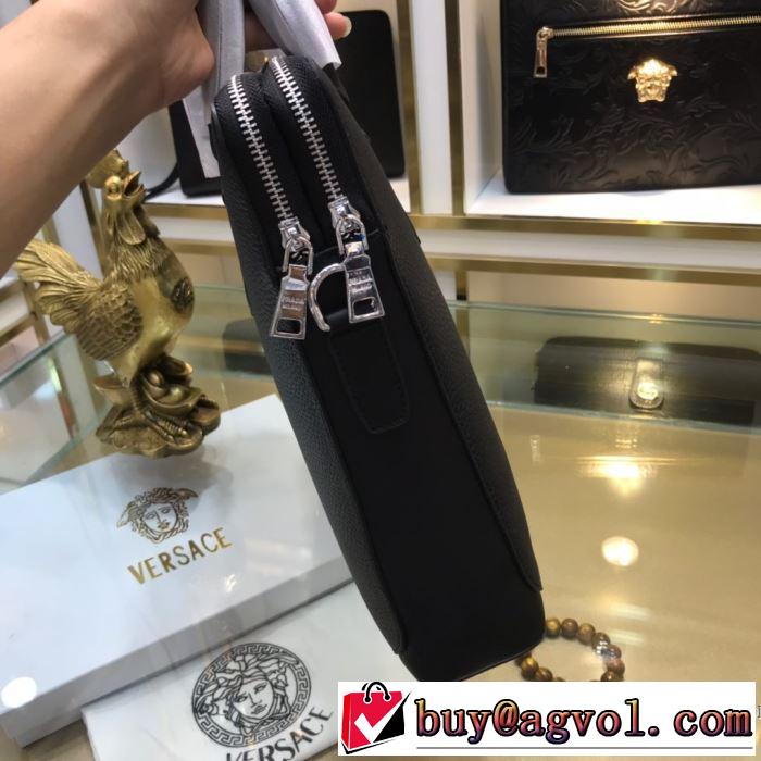 PRADA 秋冬から人気継続中 プラダ  シンプルに着こなしたい ハンドバッグ 最速2019秋冬トレンドブランド