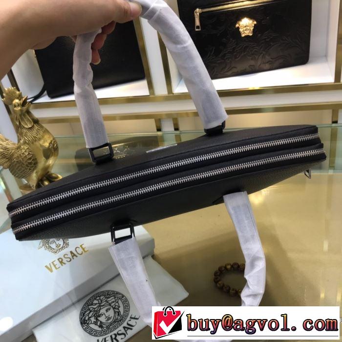 PRADA 秋冬から人気継続中 プラダ  シンプルに着こなしたい ハンドバッグ 最速2019秋冬トレンドブランド