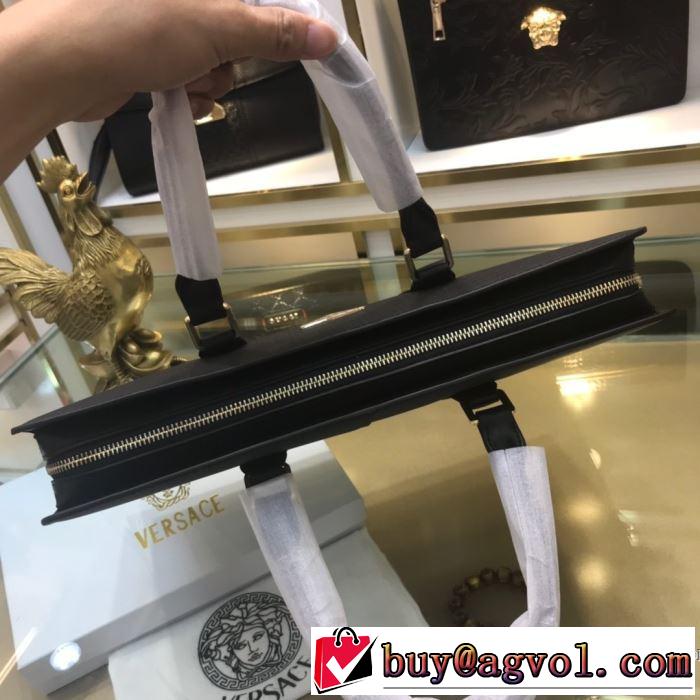気になる2019年秋のファッション 秋トレンドの新定番 プラダ PRADA ハンドバッグ  今から取り入れられるトレンド