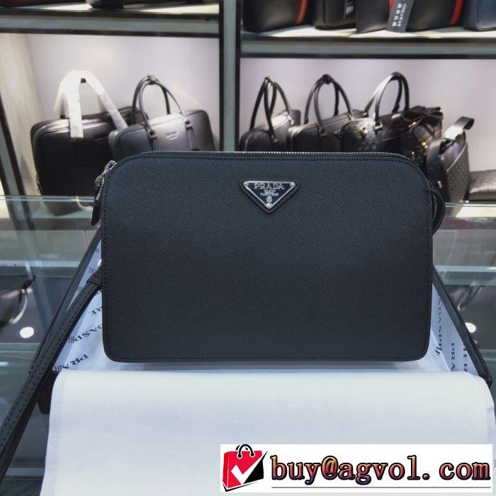 プラダ 秋トレンドの新定番 PRADA 気になる2019年秋のファッション ポーチ 今から取り入れられるトレンド