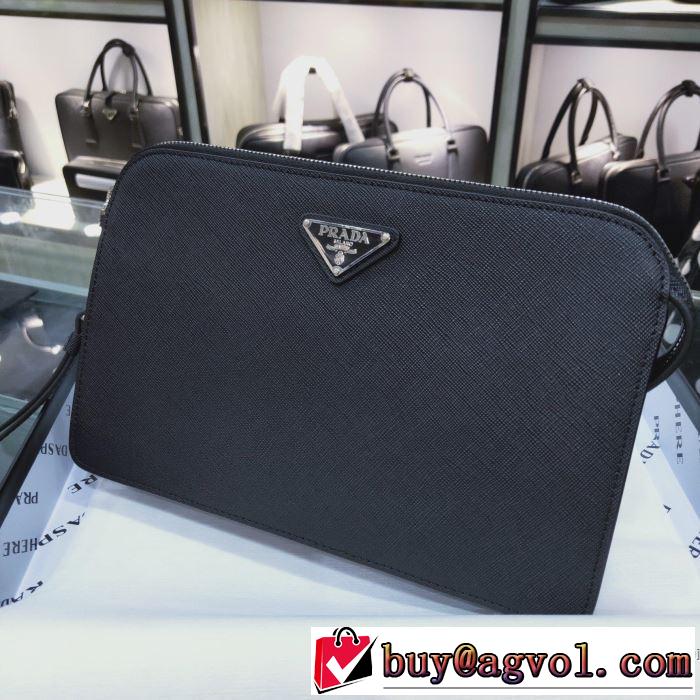 プラダ 秋トレンドの新定番 PRADA 気になる2019年秋のファッション ポーチ 今から取り入れられるトレンド