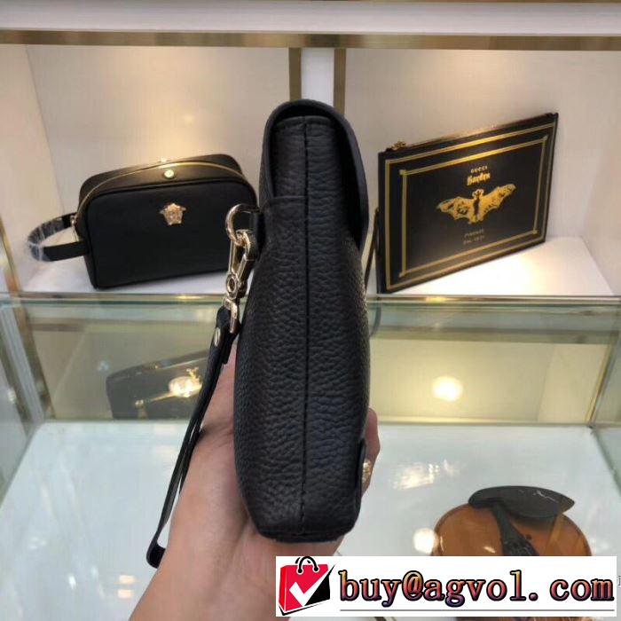 ポーチ 2019春夏のトレンド新商品 春夏シンプルファッションでOK！ ヴェルサーチVERSACE
