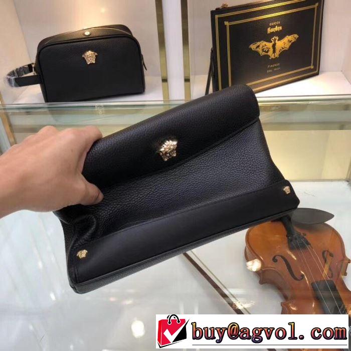 ポーチ 2019春夏のトレンド新商品 春夏シンプルファッションでOK！ ヴェルサーチVERSACE