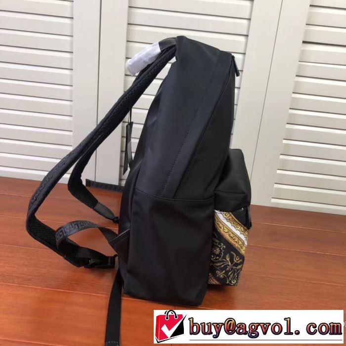 秋冬定番おすすめヴェルサーチコピーメンズバックパックVERSACE 手頃な価格に新商品 GOLD BAROCCO PRINT BACKPACK