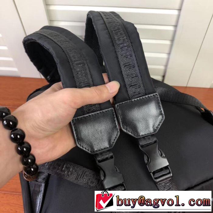 秋冬定番おすすめヴェルサーチコピーメンズバックパックVERSACE 手頃な価格に新商品 GOLD BAROCCO PRINT BACKPACK