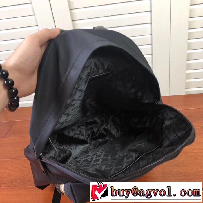 秋冬定番おすすめヴェルサーチコピーメンズバックパックVERSACE 手頃な価格に新商品 GOLD BAROCCO PRINT BACKPACK