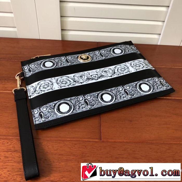 ヴェルサーチクラッチバッグメンズ　結婚式ビジネス用VERSACE 激安　LARGE BANDANA PRINT SAFFIANO LEATHER POUCH　