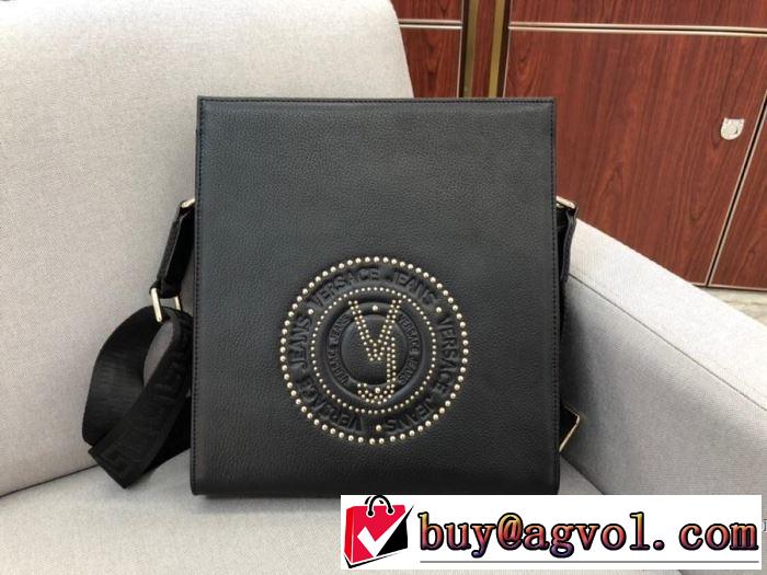 ショルダーバッグ  最新秋冬トレンドをチェック！2019-20秋冬 ヴェルサーチ 今年の流行りファション VERSACE 絶対おさえるべきカラーと最新