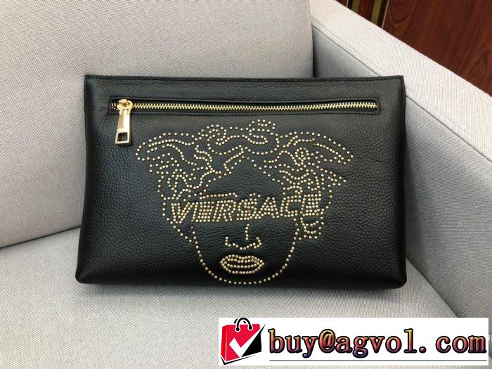 とにかく完璧ブランド新作 ヴェルサーチ 秋服コーデ2019年版 VERSACE  大胆なチェックの人気トレンド ポーチ