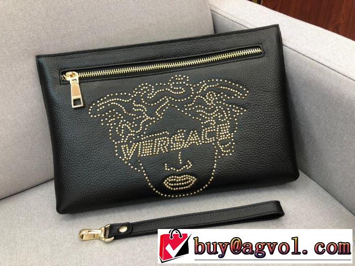 とにかく完璧ブランド新作 ヴェルサーチ 秋服コーデ2019年版 VERSACE  大胆なチェックの人気トレンド ポーチ