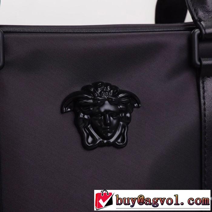 ハンドバッグ2019-20秋冬トレンドファッション  ヴェルサーチVERSACE 最新秋冬トレンドをチェック