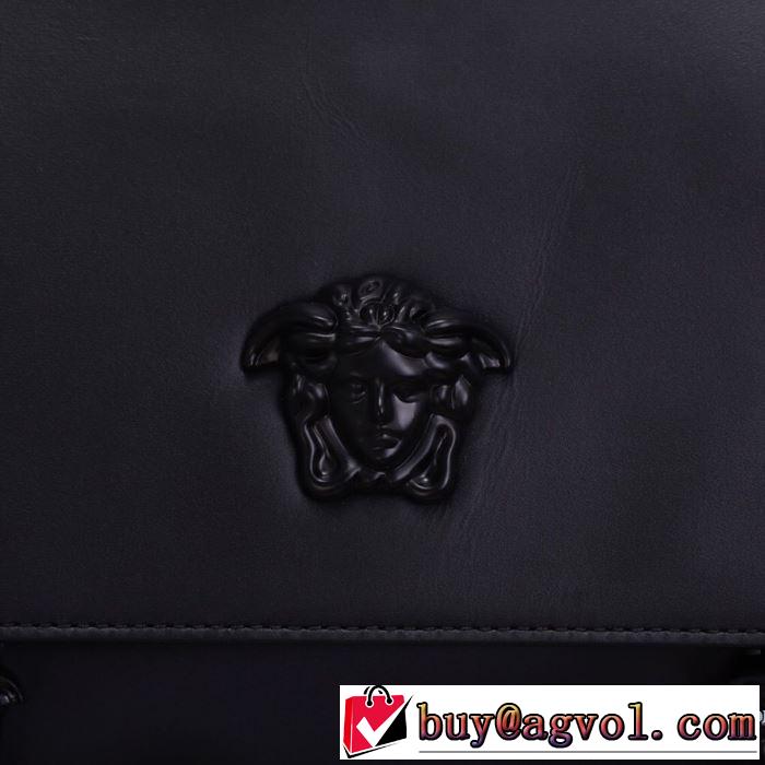 秋冬流行りファション ヴェルサーチ最新秋冬トレンドをチェック！2019-20秋冬 VERSACE リュック やっぱり優しい色