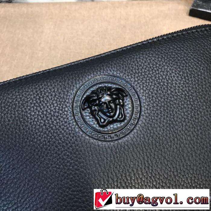 ポーチ 注目の秋ファッション一番 ヴェルサーチ2019秋冬トレンド押さえておきたい VERSACE 人気ブランドの秋冬新色
