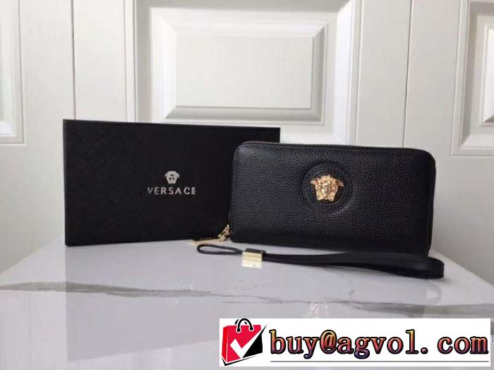 ヴェルサーチVERSACE 財布 2019年春夏のトレンドアイテム クラシカルな雰囲気