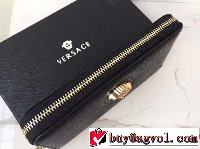 ヴェルサーチVERSACE 財布 2019年春夏のトレンドアイテム クラシカルな雰囲気