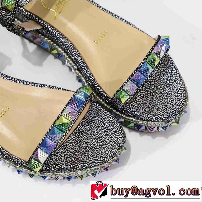 クリスチャンルブタン Christian Louboutin サンダル 2019年春夏のトレンドアイテム 夏らしい爽やかさ