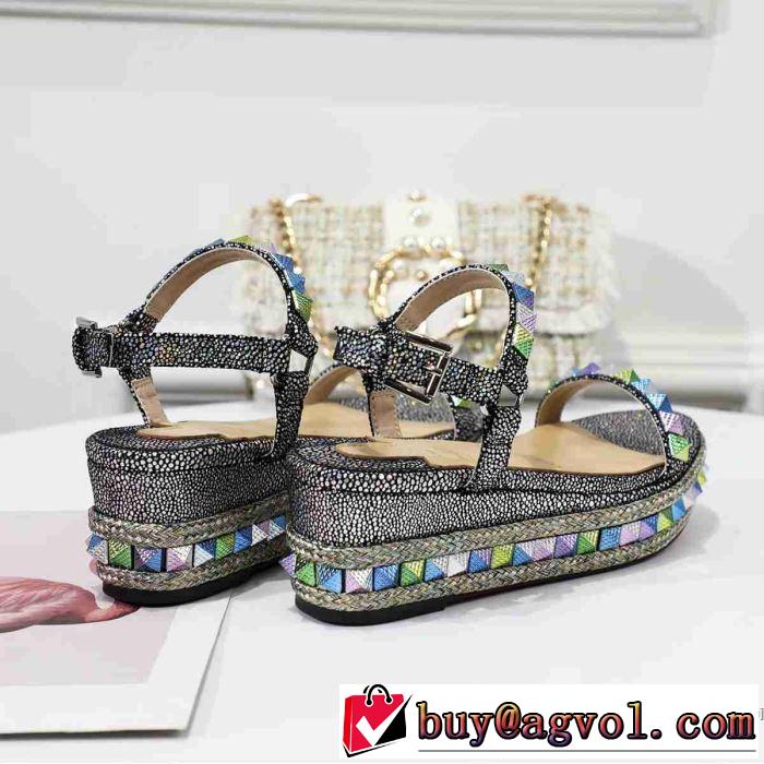 クリスチャンルブタン Christian Louboutin サンダル 2019年春夏のトレンドアイテム 夏らしい爽やかさ