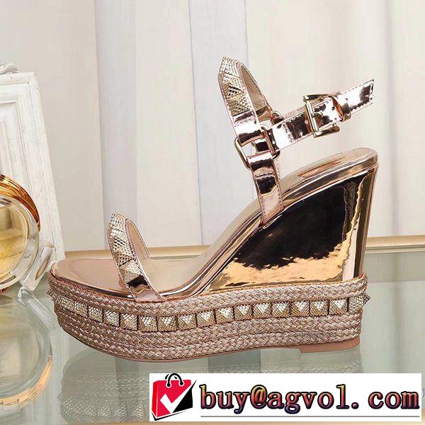 爽やかすぎない大人の印象に 2019年の春夏に着たい クリスチャンルブタン Christian Louboutin サンダル