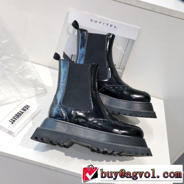 バーバリー【最新】2019年秋冬のトレンド速報  BURBERRY 優しいのに存在感 レザーブーツ 毎日はちょっとイイ秋冬新品