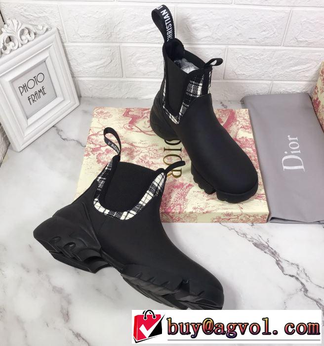 やっぱり優しい色 ディオール DIOR 3色可選 【2019秋冬トレンド】押さえておきたい レザーブーツ サイズのよさを感じる新作