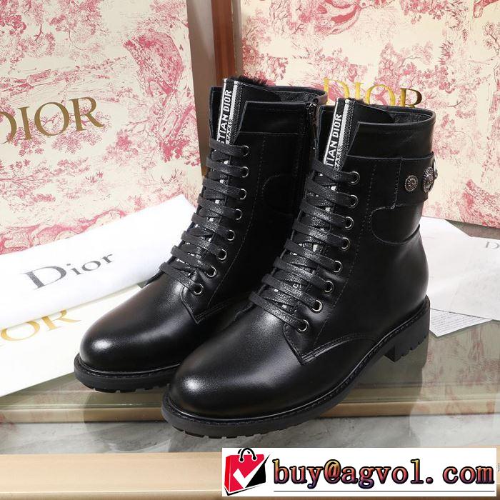 レザーブーツ 秋ファションのトレンド ディオール一番おしゃれ秋冬トレンド  DIOR  2019秋に注目したい