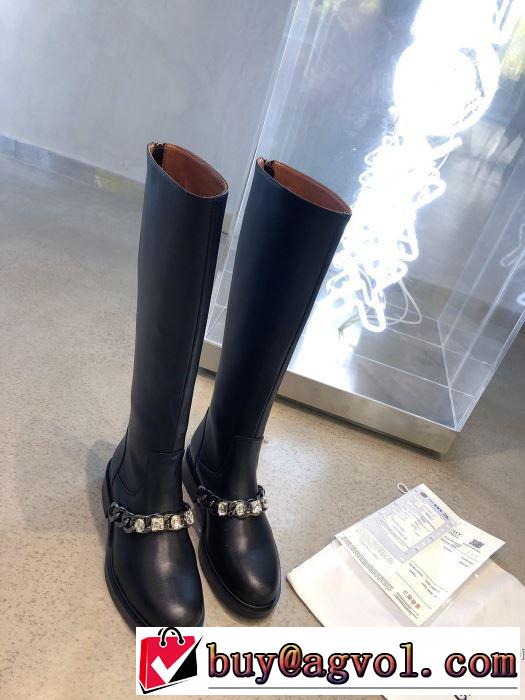 最新秋冬トレンドをチェック！2019-20秋冬 ジバンシー 今年の流行りファション GIVENCHY レザーブーツ 絶対おさえるべきカラーと最新