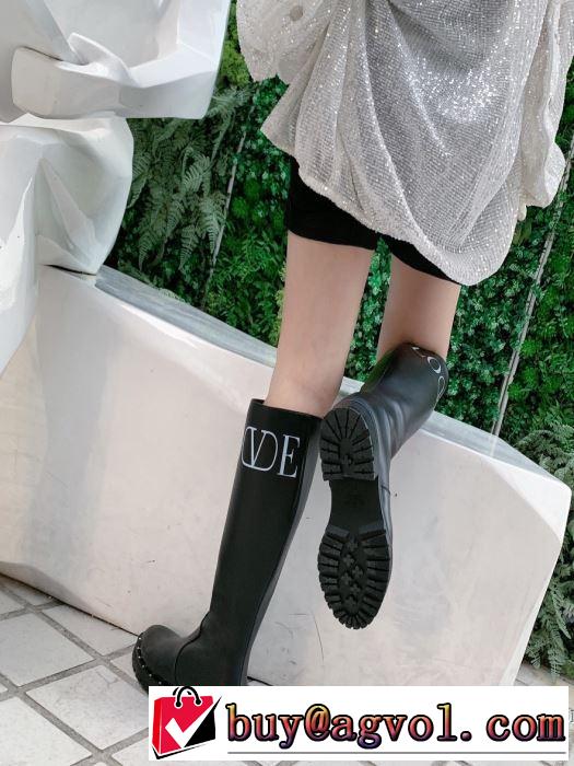 秋冬流行りファション ヴァレンティノ VALENTINO 最新秋冬トレンドをチェック！2019-20秋冬 レザーブーツ 絶対おさえるべきカラーと最新