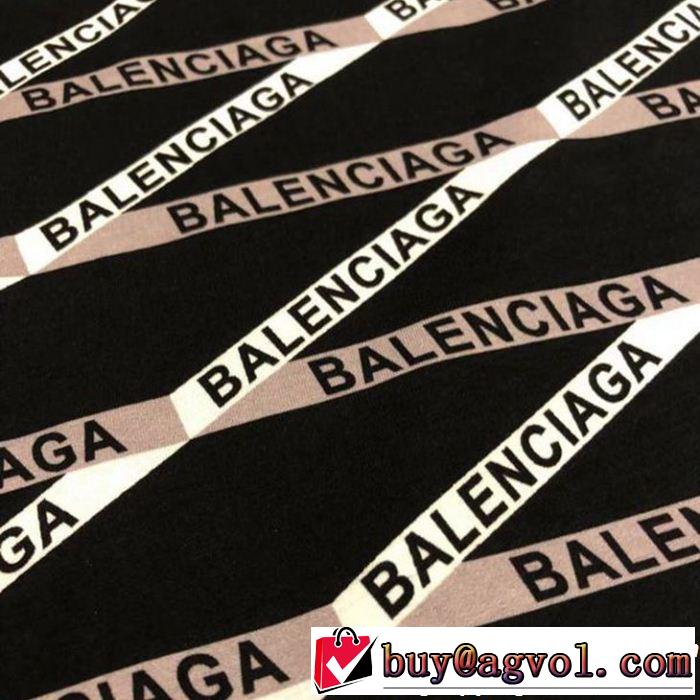 大人可愛いスタイル  バレンシアガ BALENCIAGA スタイルUPして着こなす Tシャツ/ティーシャツ