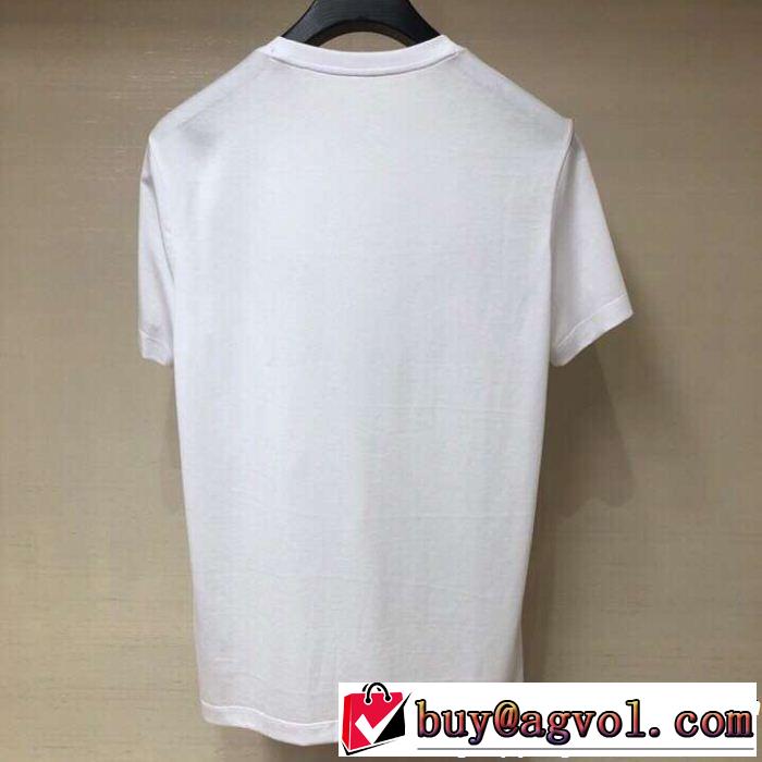 大人っぽく仕上げ 優しげ人気アイテム 抜け感スゴイ FENDI フェンディ半袖Tシャツ 2色可選