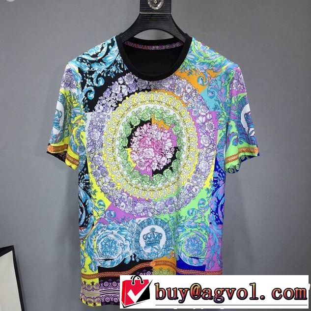 スタイルアップ効果 VERSACE ヴェルサーチ 半袖Tシャツ 今シーズン人気のアイテム