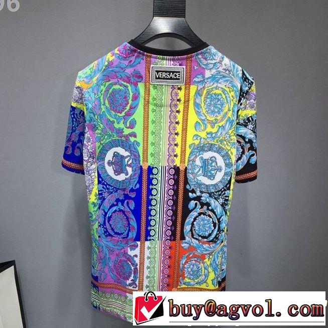 スタイルアップ効果 VERSACE ヴェルサーチ 半袖Tシャツ 今シーズン人気のアイテム