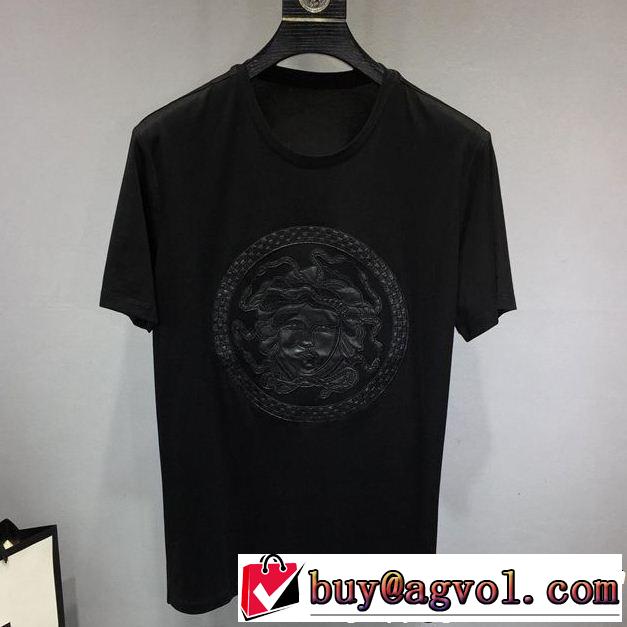 半袖Tシャツ 夏のフレッシュな気分に 甘過ぎず大人な印象に VERSACE ヴェルサーチ