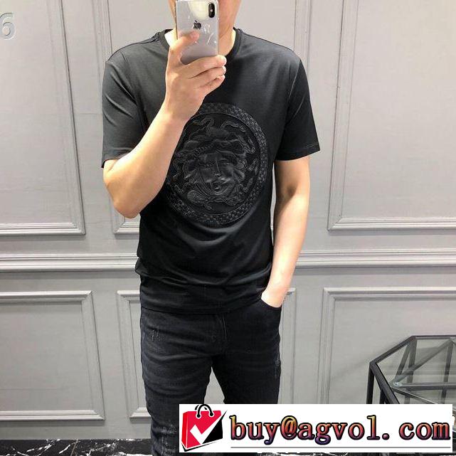 半袖Tシャツ 夏のフレッシュな気分に 甘過ぎず大人な印象に VERSACE ヴェルサーチ