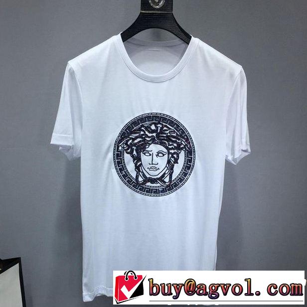VERSACE ヴェルサーチ 半袖Tシャツ 2色可選 春夏に役立つカジュアル 軽やかな素材感
