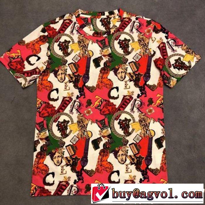 2019年の春夏に着たい VERSACE ヴェルサーチ 半袖Tシャツ 大人の余裕が漂う 爽やかな色合い