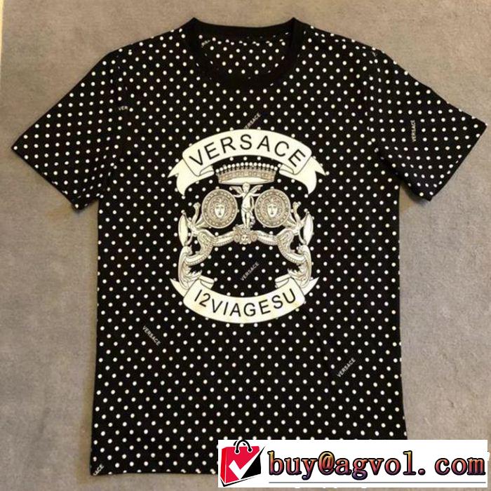 VERSACE ヴェルサーチ 半袖Tシャツ 夏の王道　適度な上品さ 新しい斬新なスタイル