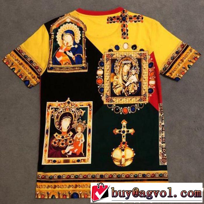 定番のスタイル春夏限定 快適な着心地 高級感が好評です VERSACE ヴェルサーチ 半袖Tシャツ
