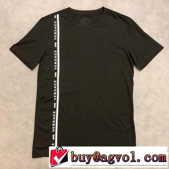 2色可選 半袖Tシャツ VERSACE ヴェルサーチ 大人の可愛さを引き立て 肌触りの良いサラりと