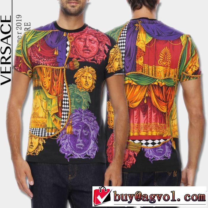 通勤の定番 VERSACE ヴェルサーチ 半袖Tシャツ リラックススタイルが実現 オシャレ上級者に