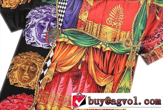 通勤の定番 VERSACE ヴェルサーチ 半袖Tシャツ リラックススタイルが実現 オシャレ上級者に