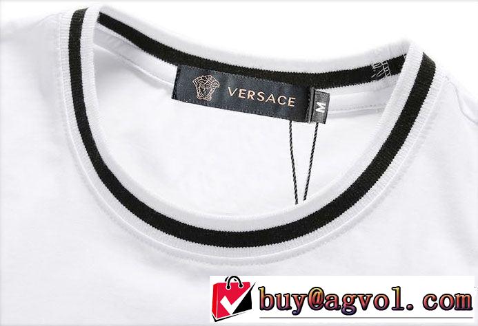 知的な雰囲気夏着物 上品な印象に格上げ VERSACE ヴェルサーチ 半袖Tシャツ 大胆なデザイン