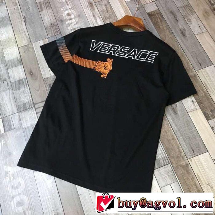 今っぽいトレンド VERSACE ヴェルサーチ 半袖Tシャツ 今旬のシルエットバランス