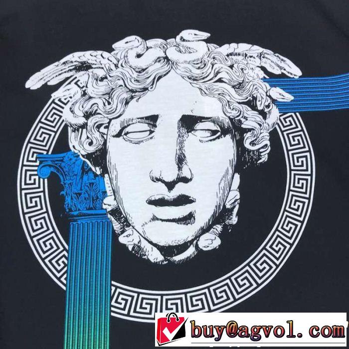今っぽいトレンド VERSACE ヴェルサーチ 半袖Tシャツ 今旬のシルエットバランス