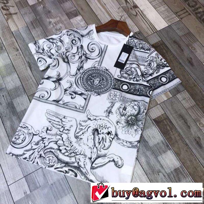 半袖Tシャツ きれいめ派に上質 今年流大人っぽさ  VERSACE ヴェルサーチ 旬の気分を絶妙に