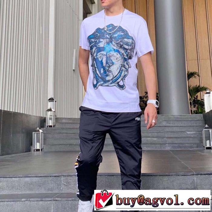 VERSACE ヴェルサーチ 半袖Tシャツ 2色可選 素敵なスタイルで夏の定番 品のよさを感じさ