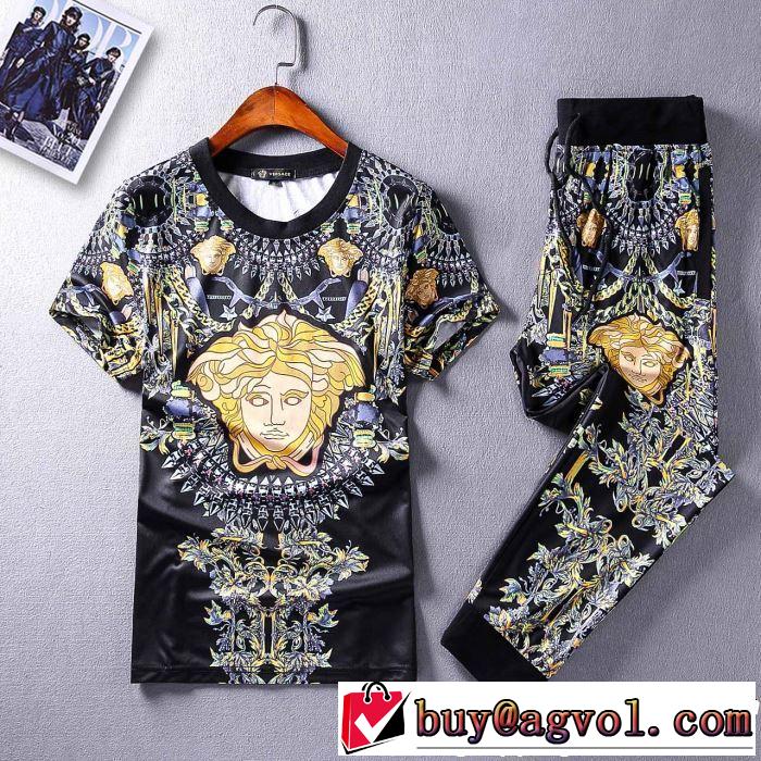  やっと見つけた国内即発 VERSACE 2019夏ファション新品ヴェルサーチ 半袖 上下セット夏キレ味をプラス
