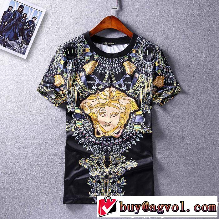 やっと見つけた国内即発 VERSACE 2019夏ファション新品ヴェルサーチ 半袖 上下セット夏キレ味をプラス
