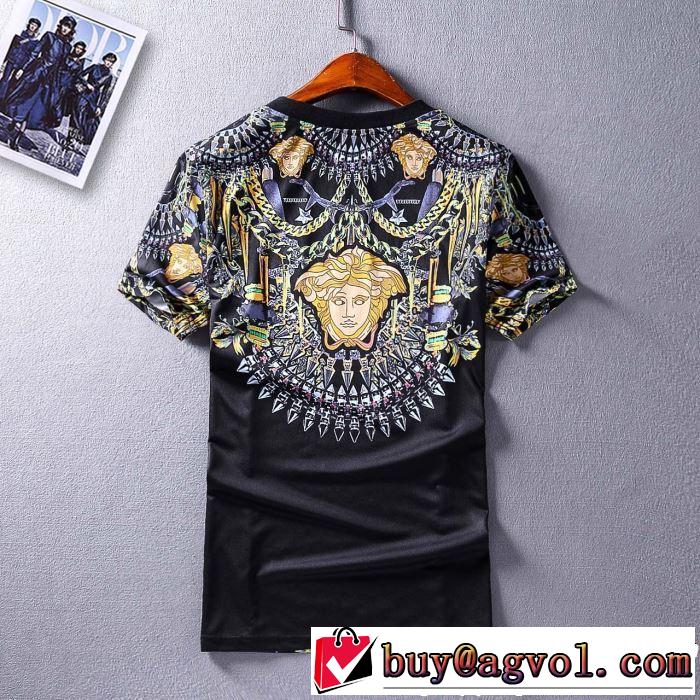 やっと見つけた国内即発 VERSACE 2019夏ファション新品ヴェルサーチ 半袖 上下セット夏キレ味をプラス